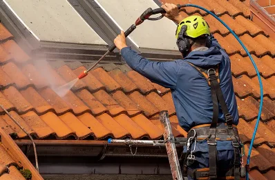 Démoussage et hydrofuge de toiture à Cerisiers